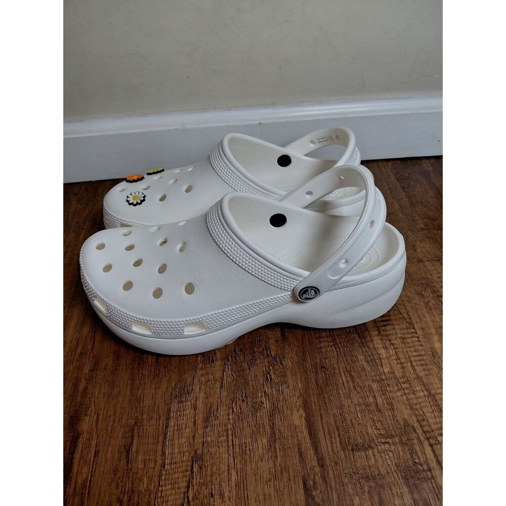 Crocs Classic Platform Clog Womens Size 11 White Casual Lifestyle Summer Sandals